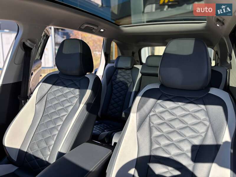 Позашляховик / Кросовер Volkswagen ID.6 Crozz 2023 в Стрию