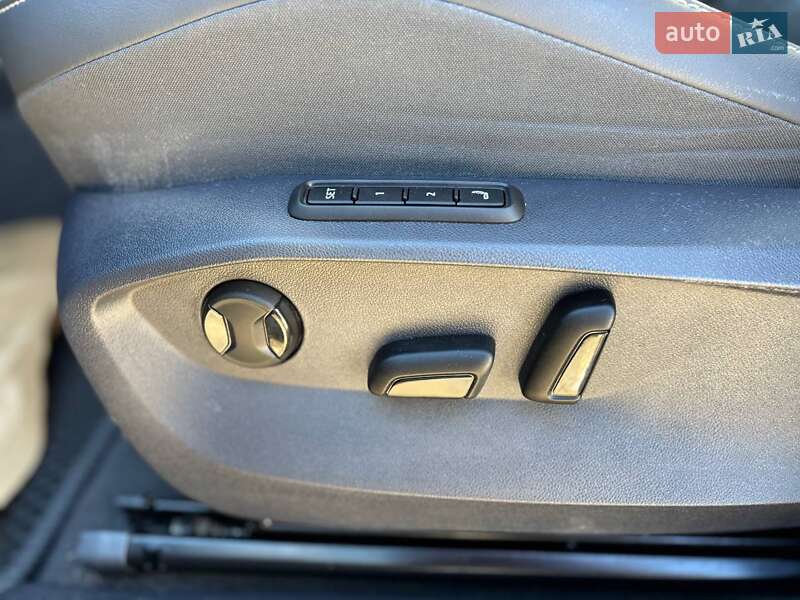 Позашляховик / Кросовер Volkswagen ID.6 Crozz 2023 в Стрию