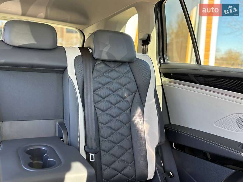 Позашляховик / Кросовер Volkswagen ID.6 Crozz 2023 в Стрию