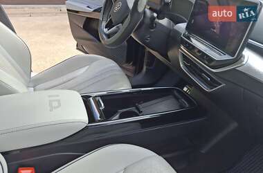 Позашляховик / Кросовер Volkswagen ID.6 X 2021 в 