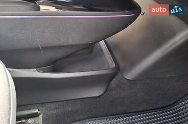 Позашляховик / Кросовер Volkswagen ID.6 X 2021 в 