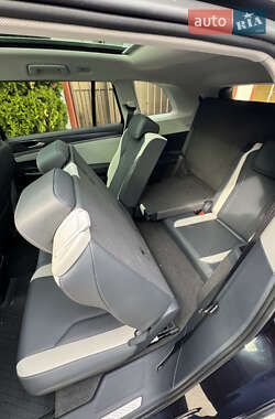 Внедорожник / Кроссовер Volkswagen ID.6 2022 в 
