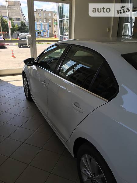 Седан Volkswagen Jetta 2016 в Кременчуці