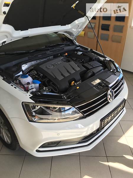 Седан Volkswagen Jetta 2016 в Кременчуці