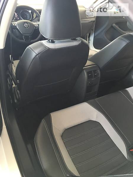 Седан Volkswagen Jetta 2016 в Кременчуці