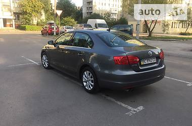 Седан Volkswagen Jetta 2014 в Львове