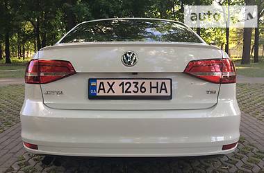 Седан Volkswagen Jetta 2015 в Харькове