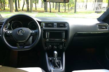 Седан Volkswagen Jetta 2015 в Харькове