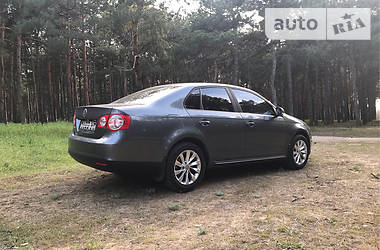 Седан Volkswagen Jetta 2008 в 