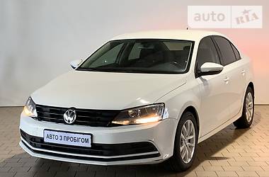 Седан Volkswagen Jetta 2016 в 