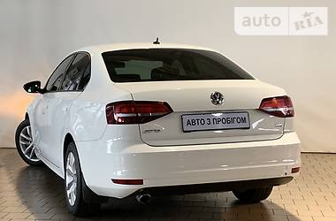 Седан Volkswagen Jetta 2016 в 