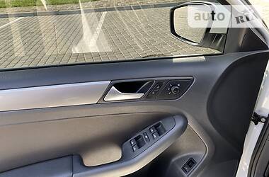 Седан Volkswagen Jetta 2017 в 