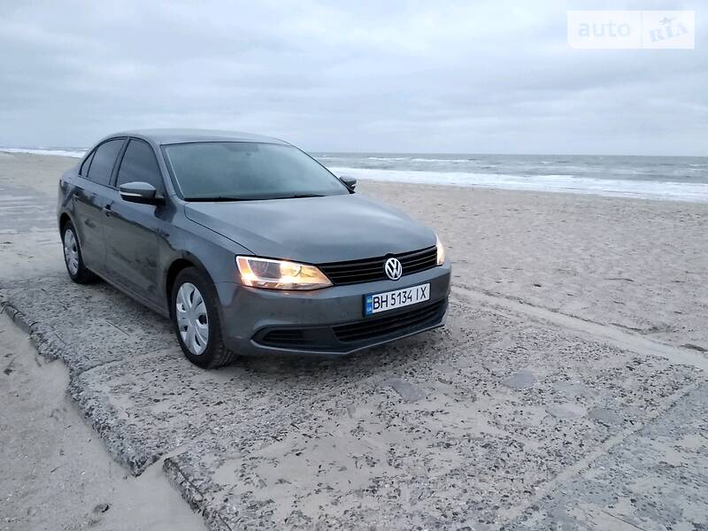 Седан Volkswagen Jetta 2012 в 