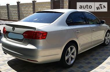 Седан Volkswagen Jetta 2011 в Дніпрі