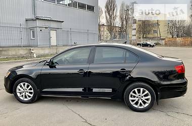 Седан Volkswagen Jetta 2012 в 