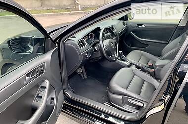 Седан Volkswagen Jetta 2012 в 