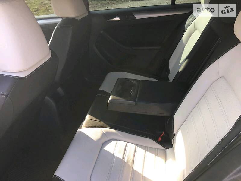 Седан Volkswagen Jetta 2016 в Вінниці
