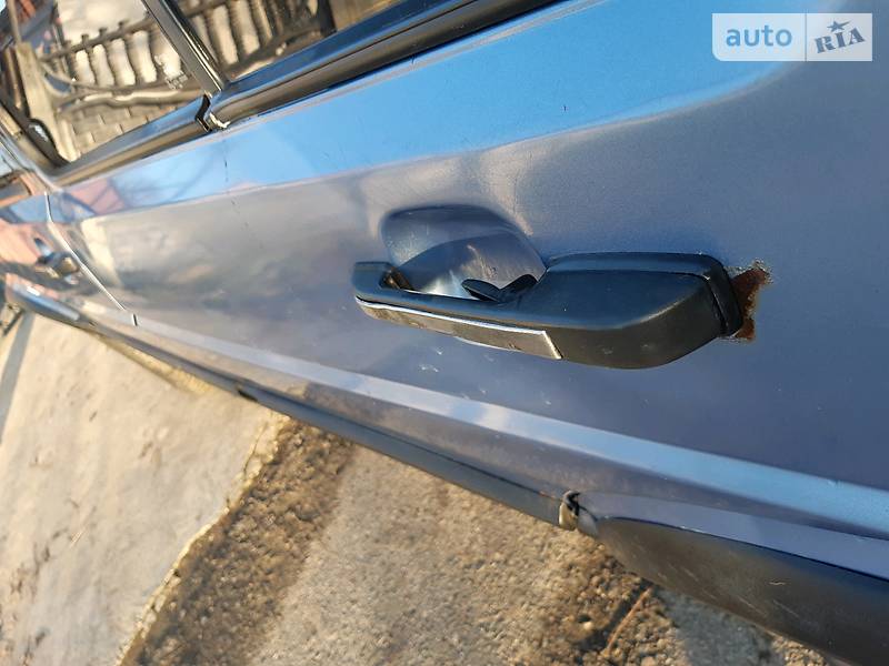 Седан Volkswagen Jetta 1989 в Рівному