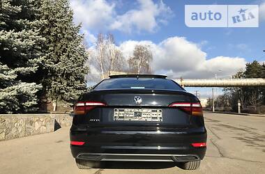 Седан Volkswagen Jetta 2018 в 