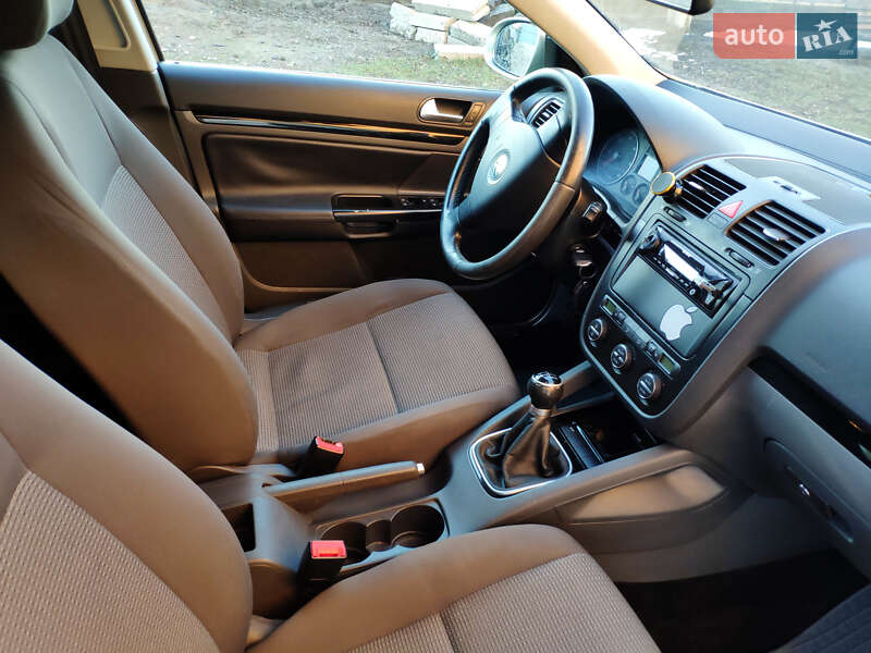 Седан Volkswagen Jetta 2006 в Радивилове