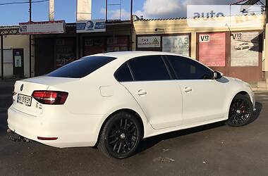 Седан Volkswagen Jetta 2016 в 