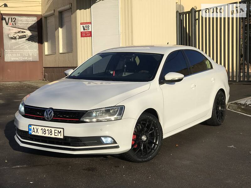 Седан Volkswagen Jetta 2016 в 