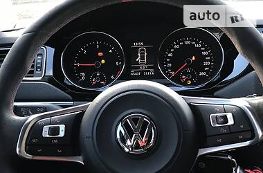 Седан Volkswagen Jetta 2016 в 