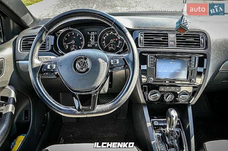 Седан Volkswagen Jetta 2016 в Николаеве