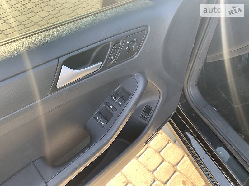 Седан Volkswagen Jetta 2013 в Павлограді