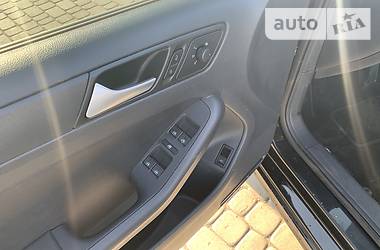Седан Volkswagen Jetta 2013 в 