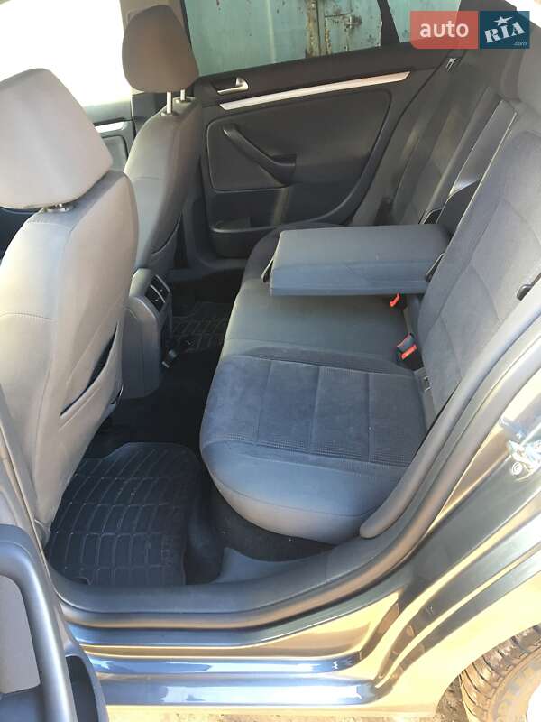 Седан Volkswagen Jetta 2007 в Ужгороде