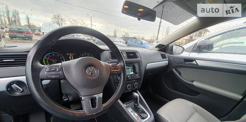 Седан Volkswagen Jetta 2012 в Києві