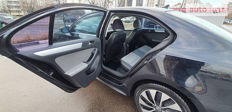 Седан Volkswagen Jetta 2012 в Києві