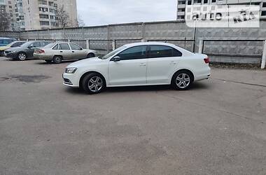 Седан Volkswagen Jetta 2016 в 