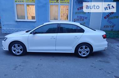 Седан Volkswagen Jetta 2016 в 