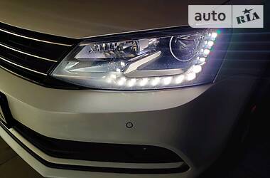 Седан Volkswagen Jetta 2016 в 