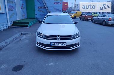 Седан Volkswagen Jetta 2016 в 