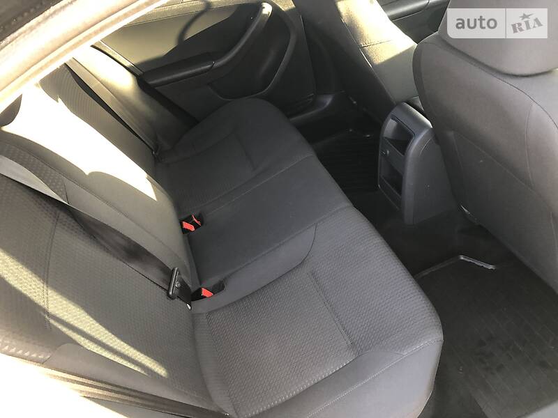 Седан Volkswagen Jetta 2015 в Запоріжжі