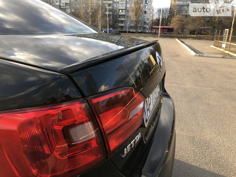 Седан Volkswagen Jetta 2015 в Запоріжжі