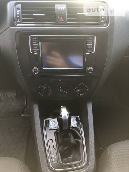 Седан Volkswagen Jetta 2015 в Запоріжжі