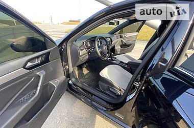 Седан Volkswagen Jetta 2018 в 