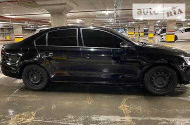 Седан Volkswagen Jetta 2011 в 