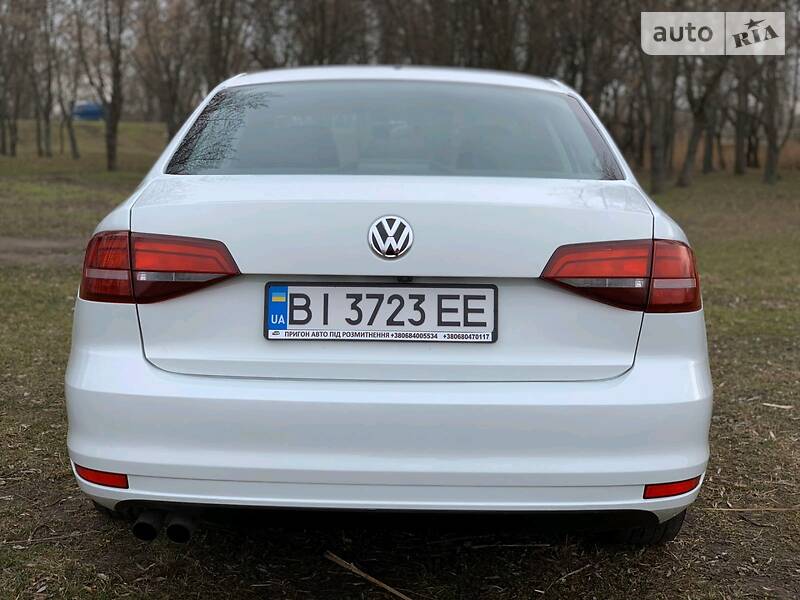 Седан Volkswagen Jetta 2016 в Кременчуці
