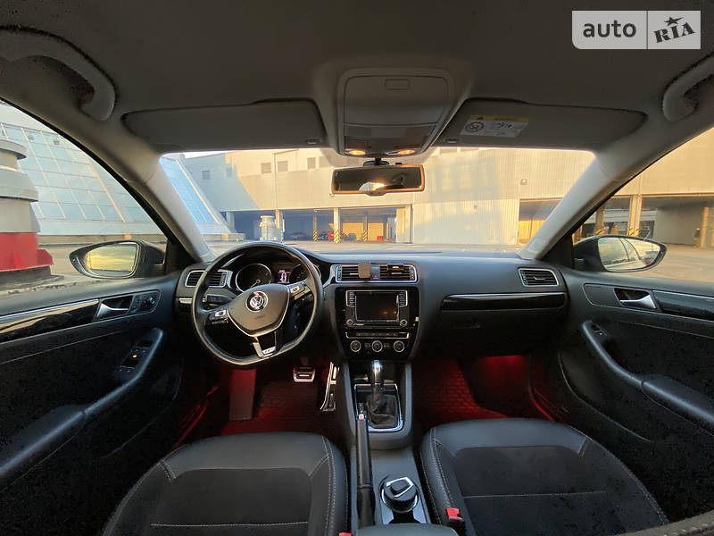 Седан Volkswagen Jetta 2016 в Днепре