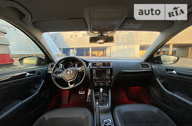 Седан Volkswagen Jetta 2016 в 