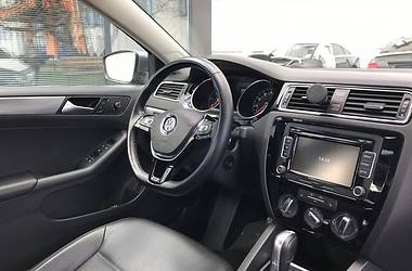 Седан Volkswagen Jetta 2015 в 