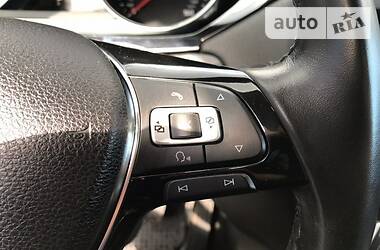 Седан Volkswagen Jetta 2015 в 