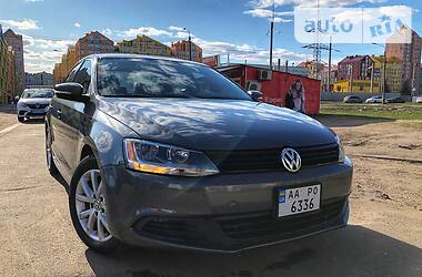 Седан Volkswagen Jetta 2013 в 