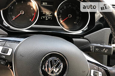 Седан Volkswagen Jetta 2016 в 