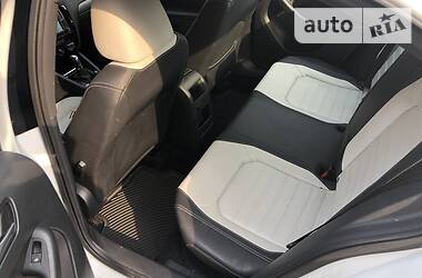 Седан Volkswagen Jetta 2016 в 